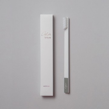 Apriori Slim Medium toothbrush White Silver