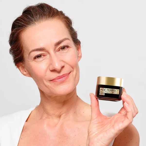 Age Perfect Cell Renaissance SPF30 Day Cream 50ml - Image 3