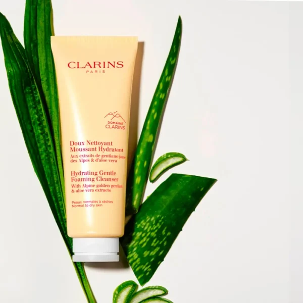 Clarins Gentle Moisturizing Foaming Cleanser 125ML - Image 4