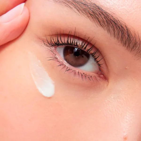 Clarins Total Eye Lift Treatment 15ml - Image 3