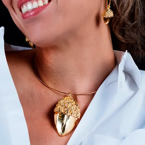SHABAMA Shiny Gold Rigid Necklace - 1 Unit - Image 3