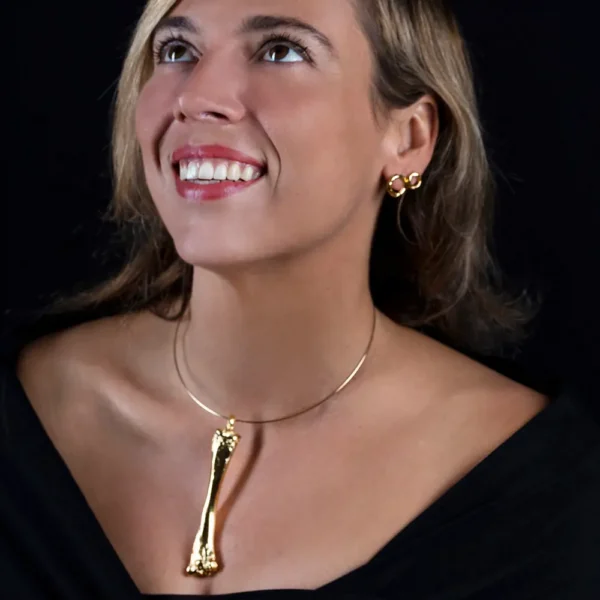 Shabama Rigid Shiny Gold Necklace - Image 3