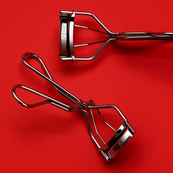 Shiseido Eyelash Curler - Makeup Accessory - Image 2