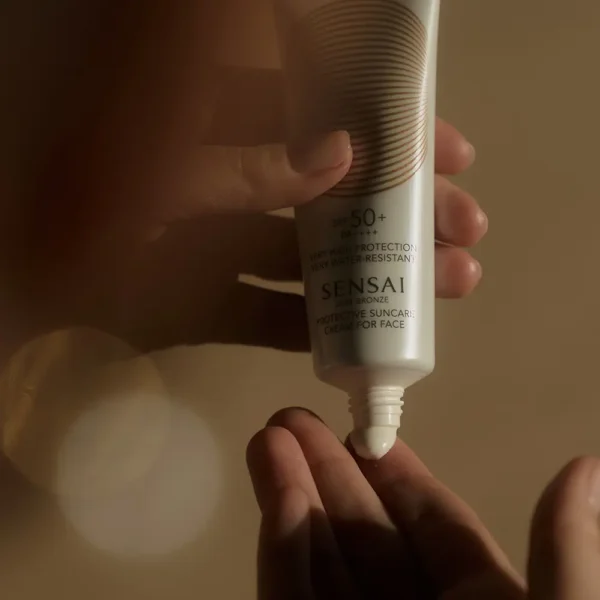 Silky Bronze Protective Suncare Cream SPF50+ 50ML - Image 3