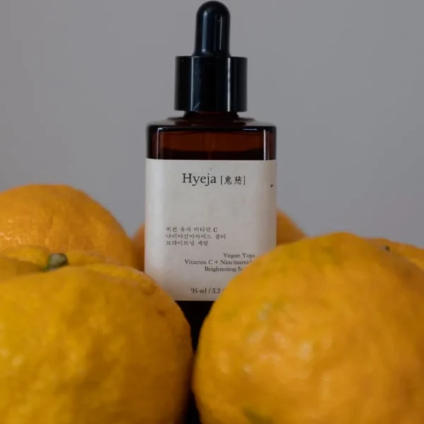 Vegan Yuja Brightening Serum with Vitamin C 95ml - Image 4