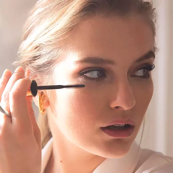 Volume Million Lashes Balm Noir Mascara #01 8.9ML - Image 2