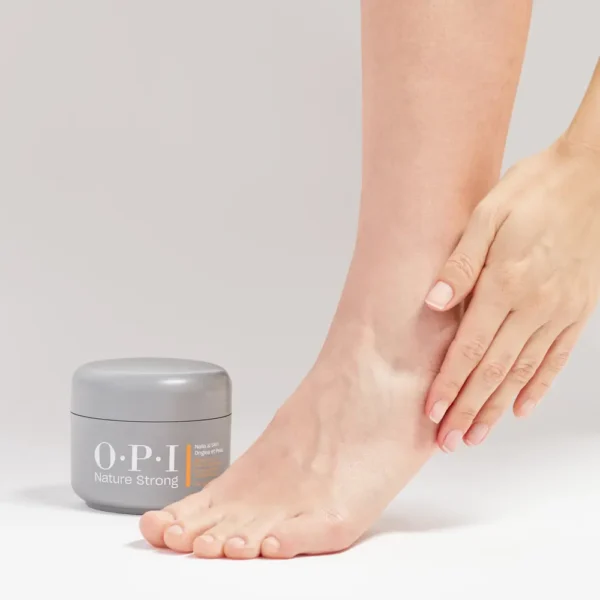 OPI Nature Strong Hand and Foot Scrub 250ML - Image 2